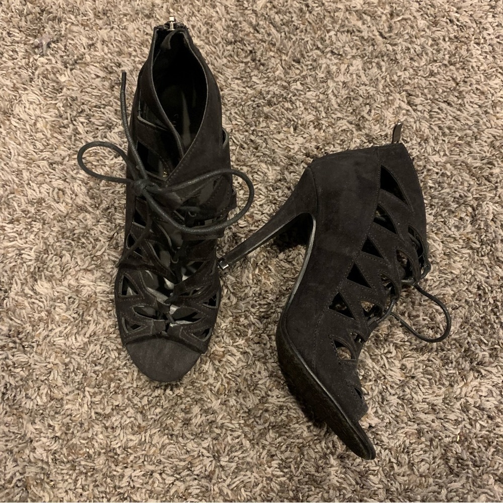 Women Chinese Laundry Heels